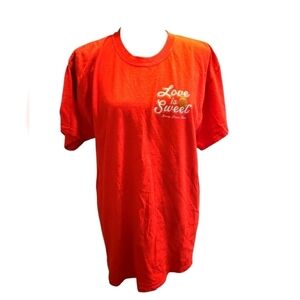 Tee short sleeve Large Red "Love is Sweet" Sassy Frass Tees.